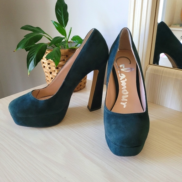 Glamour Shoes - GLAMOUR Size 8 'Ckitu' Green Velour Heels